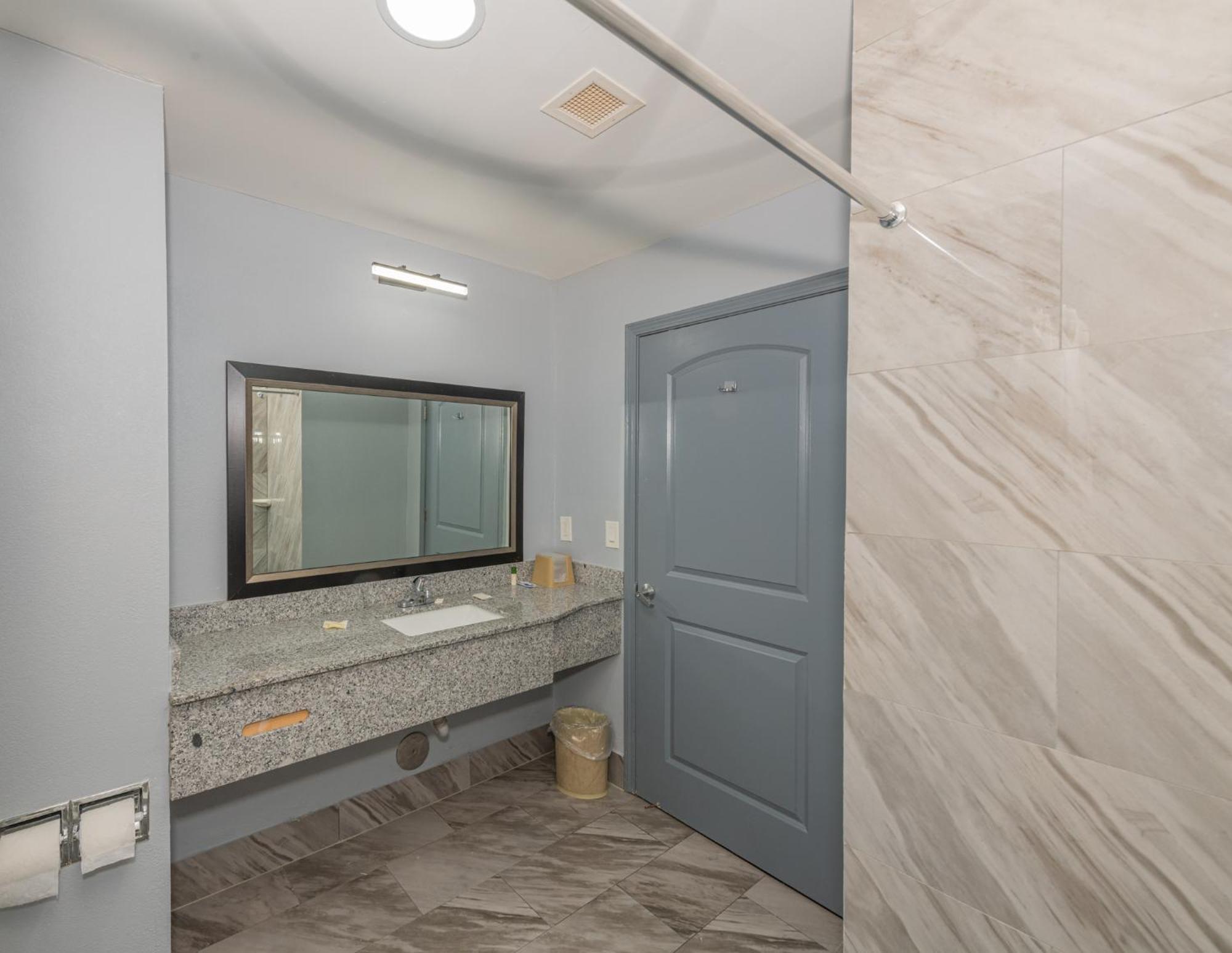 Jamestown Inn & Suites Riverdale Εξωτερικό φωτογραφία