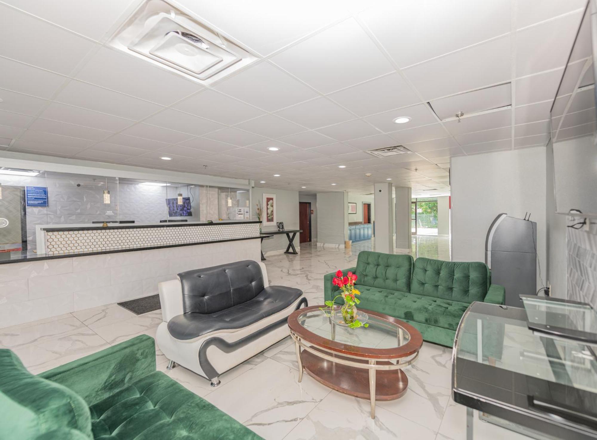 Jamestown Inn & Suites Riverdale Εξωτερικό φωτογραφία