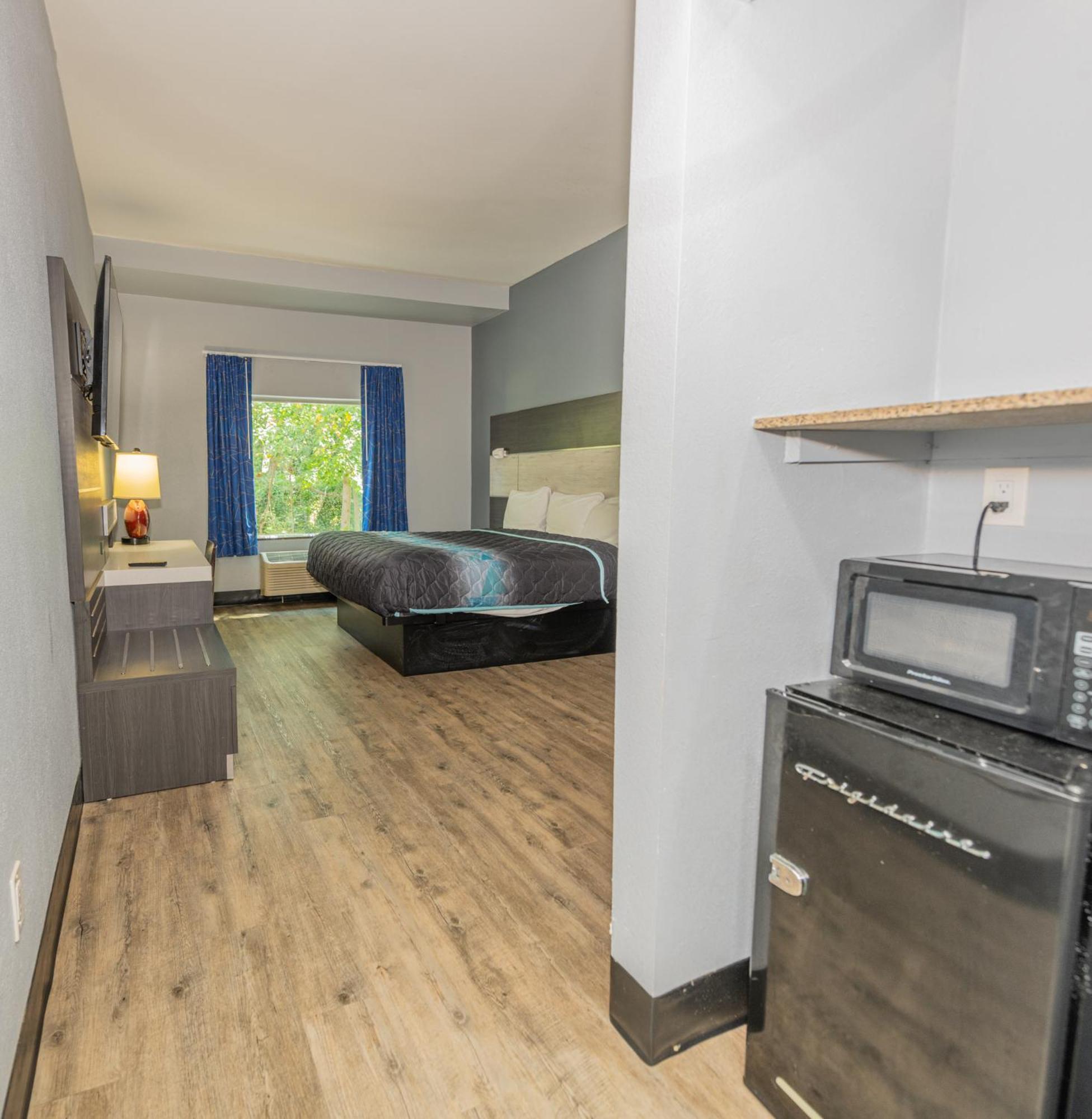 Jamestown Inn & Suites Riverdale Εξωτερικό φωτογραφία