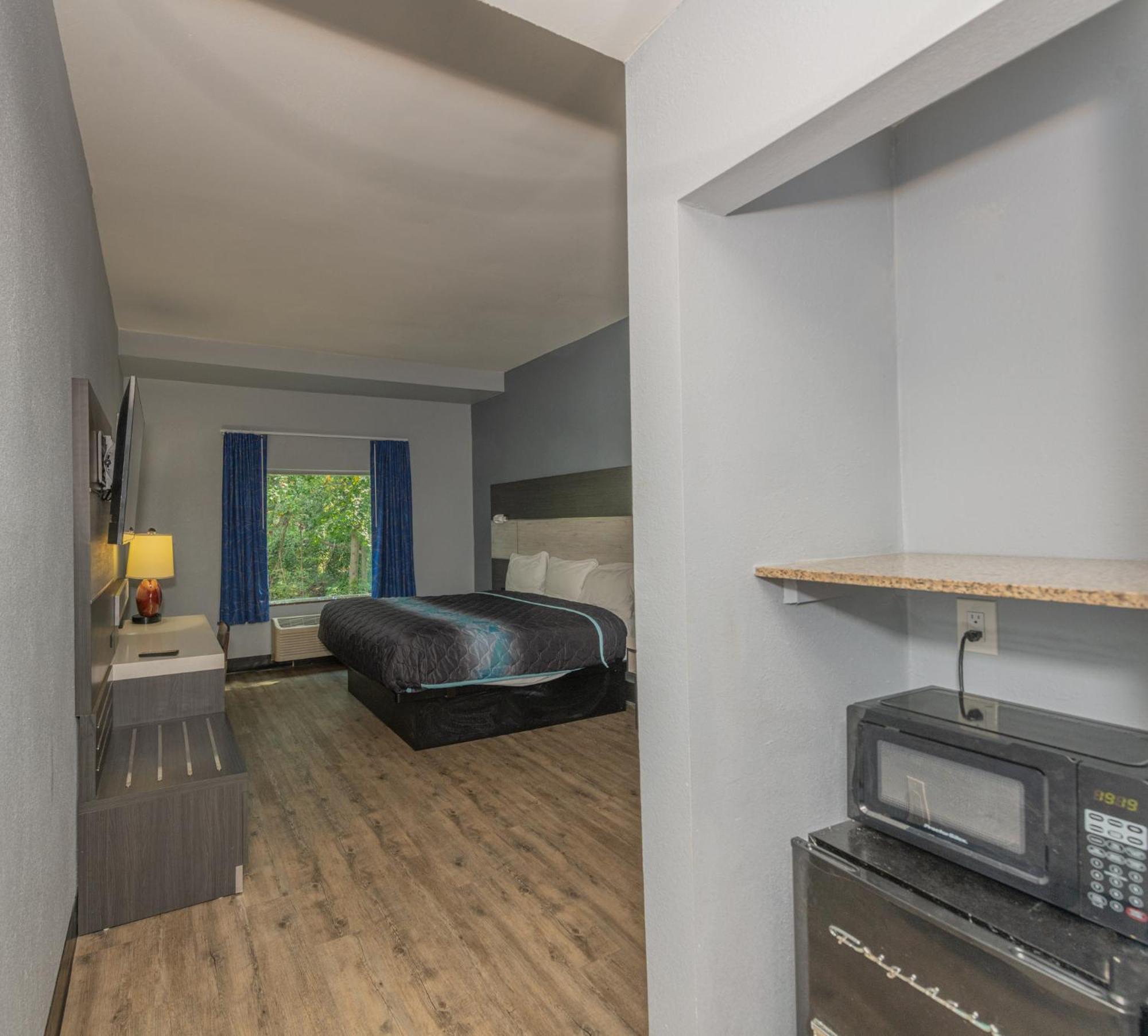Jamestown Inn & Suites Riverdale Εξωτερικό φωτογραφία